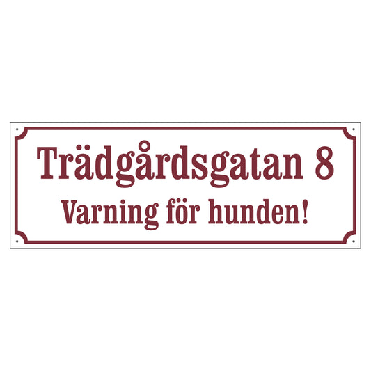 Husskylt - Vit/Vinröd - 500x180mm - Gammaldags stil
